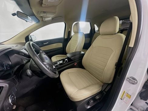 Used 2018 Ford Edge SE FWD image 13