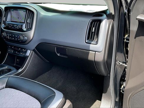 Used 2017 Chevrolet Colorado Z71 w/ Z71 Midnight Edition AWD/4WD image 15