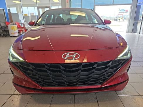 Used 2023 Hyundai Elantra Blue w/ Preferred Accessory Package FWD image 3