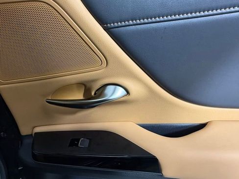 New 2025 Lexus ES 350 w/ Premium Package image 29