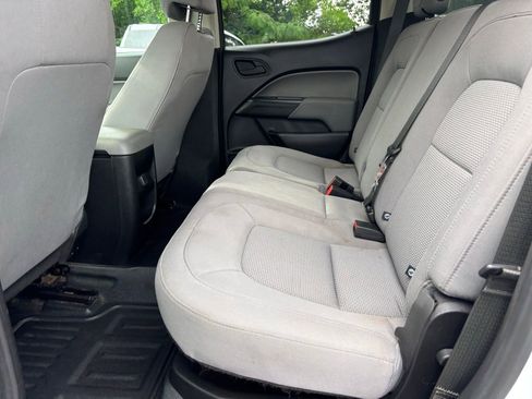Used 2019 Chevrolet Colorado W/T w/ WT Convenience Package RWD image 7