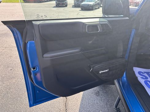 Certified 2025 Ford Bronco Badlands w/ Sasquatch Package AWD/4WD image 9
