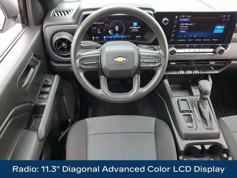 Used 2024 Chevrolet Colorado W/T RWD image 3