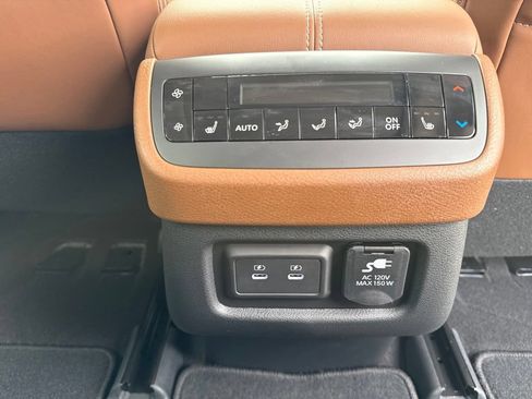 New 2026 Nissan Pathfinder Platinum w/ Accent Package AWD/4WD image 35
