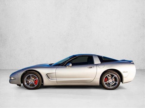 Used 2002 Chevrolet Corvette Coupe w/ Preferred Equipment Group2 image 8