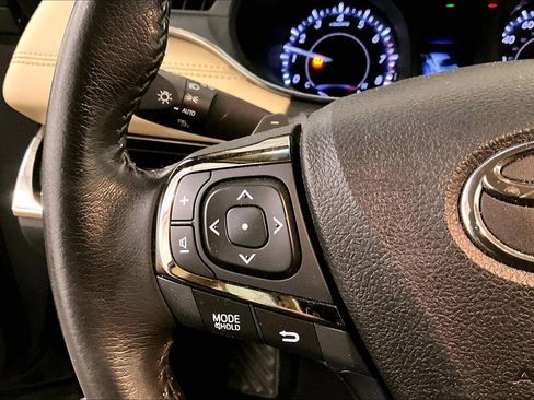 Used 2016 Toyota Avalon XLE Plus image 17