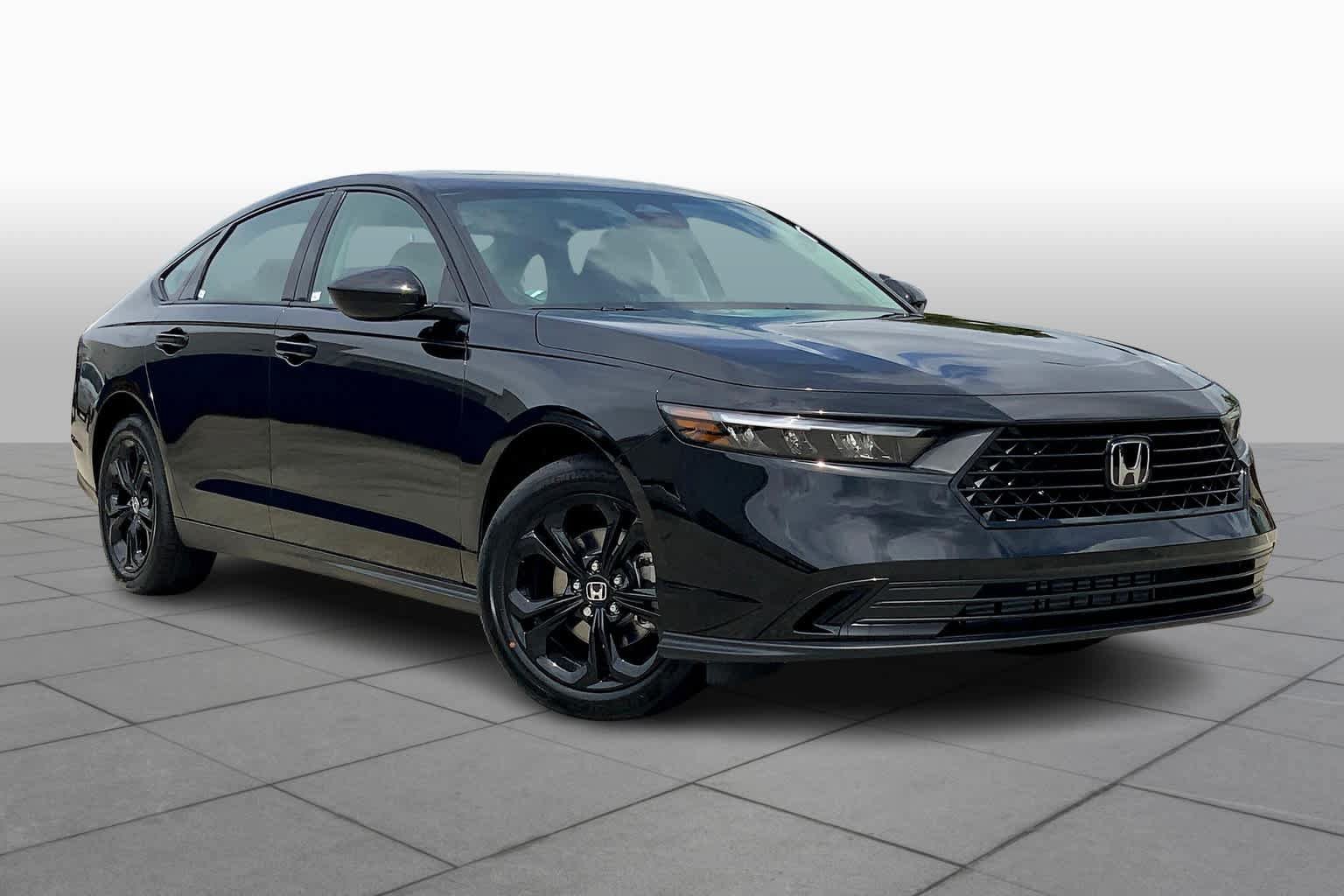 Used 2025 Honda Accord SE image 2