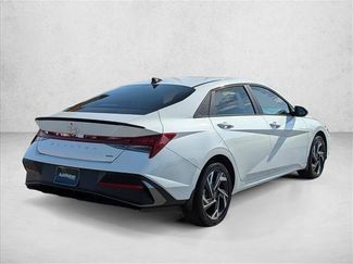 Used 2025 Hyundai Elantra SEL FWD video 2
