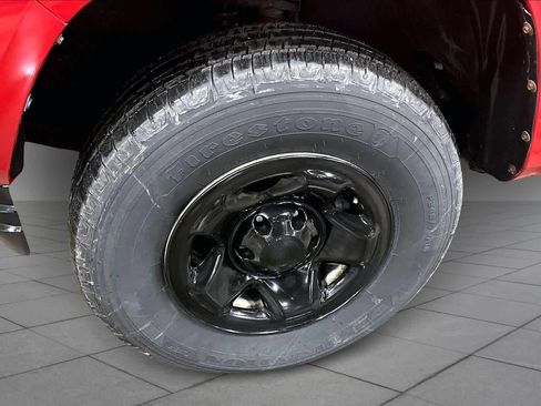 Used 2018 Toyota Tacoma SR w/ SR Convenience Package image 11