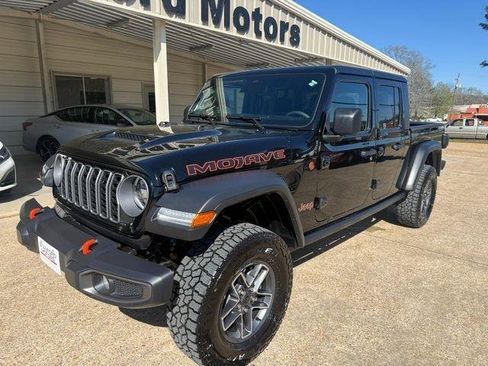 Used 2026 Jeep Gladiator Mojave AWD/4WD image 2