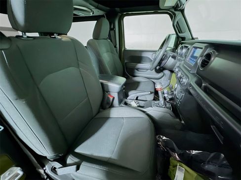 Used 2022 Jeep Wrangler Willys image 25