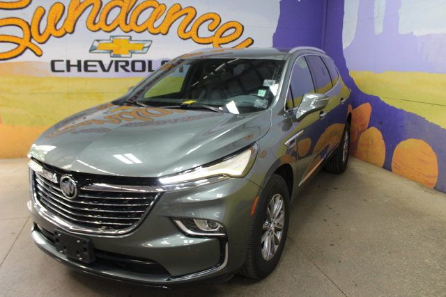 Used 2023 Buick Enclave Essence AWD/4WD image 7