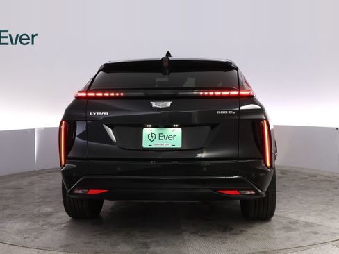 Used 2024 Cadillac Lyriq Sport AWD/4WD image 15