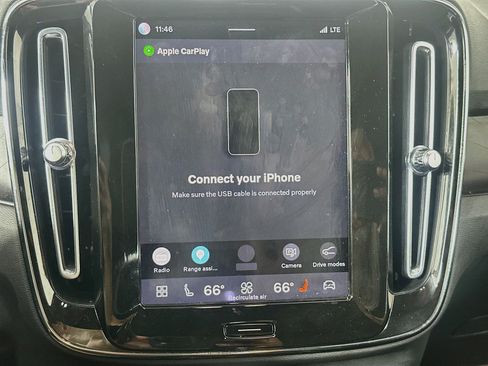 Used 2023 Volvo XC40 Recharge Plus AWD/4WD image 22