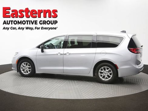Used 2024 Chrysler Pacifica Touring-L FWD image 62