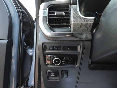 Used 2023 Ford F150 Platinum w/ FX4 Off-Road Package AWD/4WD image 17