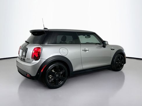 Used 2024 MINI Cooper SE image 6