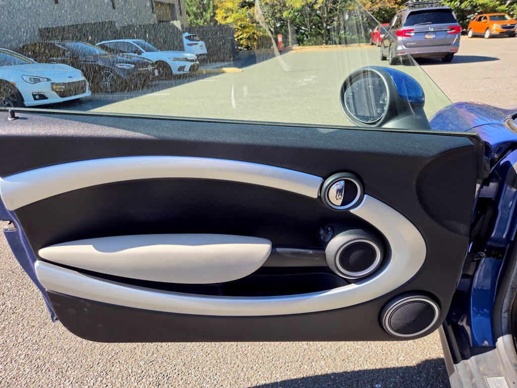 Used 2013 MINI Cooper Roadster FWD image 13