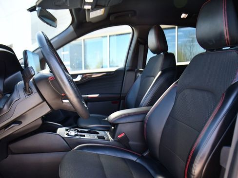 Used 2023 Ford Escape ST-Line w/ Tech Pack #1 AWD/4WD image 13