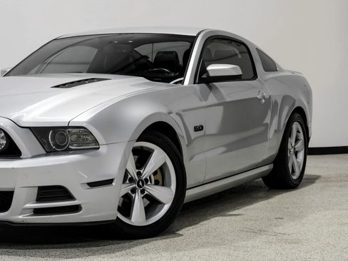 Used 2013 Ford Mustang GT Premium w/ Comfort Pkg RWD image 11
