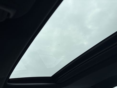 Used 2025 Toyota Camry SE w/ Convenience Package image 29