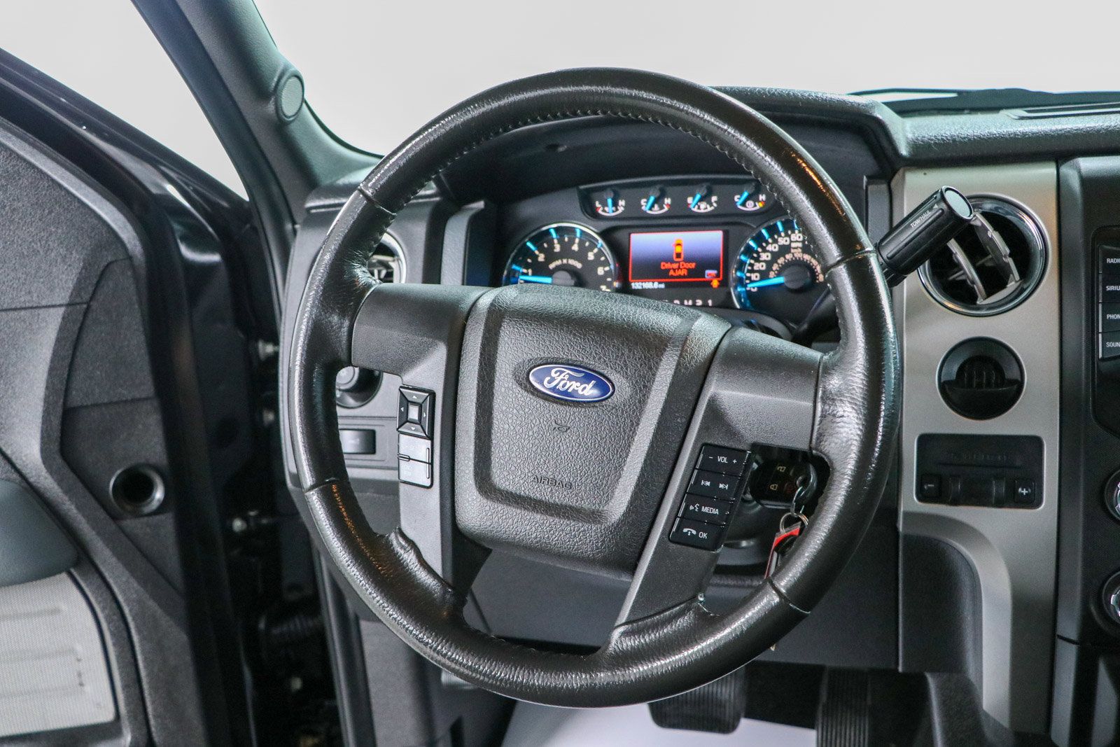Used 2013 Ford F150 XLT w/ Luxury Equipment Group RWD image 13