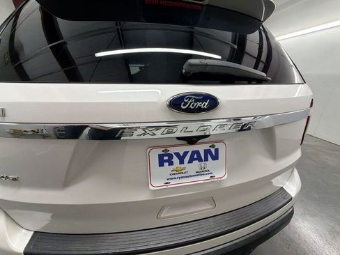 Used 2019 Ford Explorer XLT w/ Equipment Group 202A FWD image 31