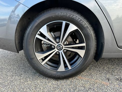 Certified 2022 Nissan Sentra SV image 17