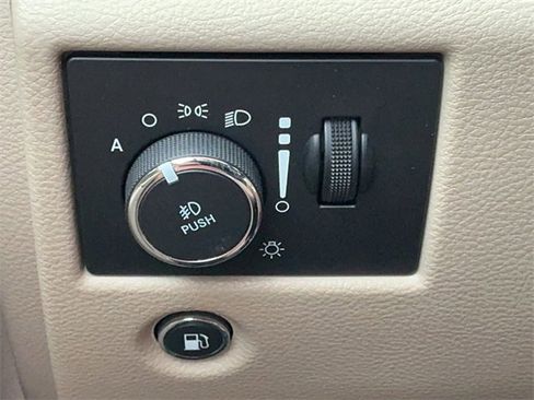 Used 2020 Jeep Grand Cherokee Limited image 33