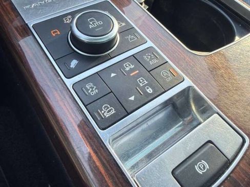 Used 2016 Land Rover Range Rover HSE image 27