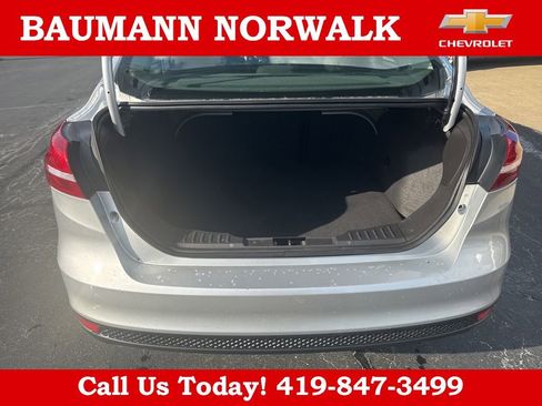Used 2018 Ford Focus SE FWD image 10