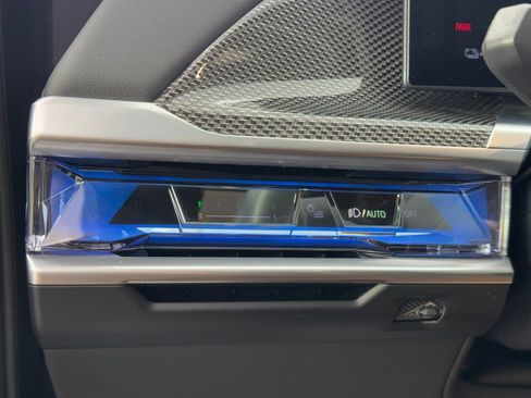 Used 2023 BMW i7 xDrive60 image 19