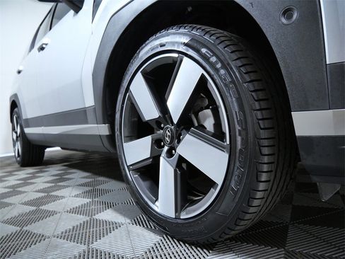 Used 2025 Hyundai Santa Fe Limited image 2