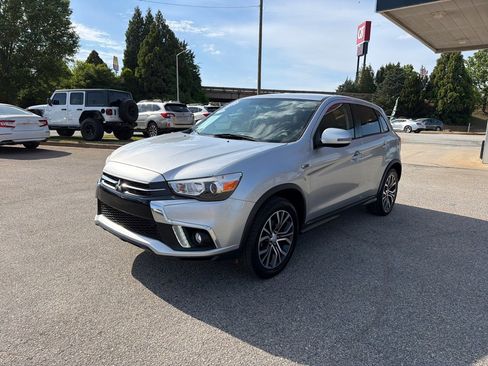 Used 2018 Mitsubishi Outlander Sport SE AWD/4WD image 1