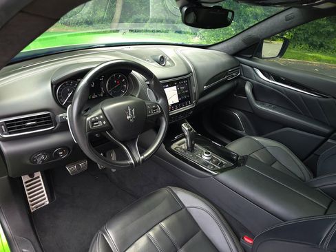 Used 2023 Maserati Levante Modena AWD/4WD image 2