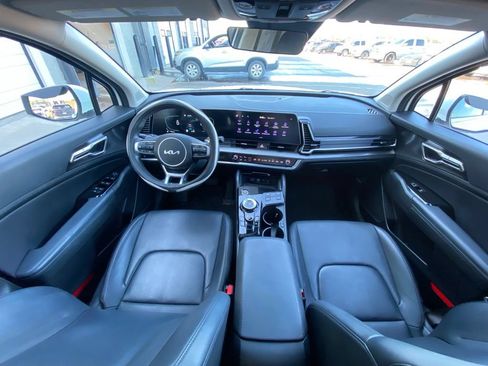 Certified 2024 Kia Sportage EX w/ EX Premium Package AWD/4WD image 19