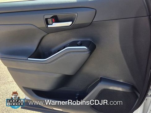 Used 2024 Toyota Highlander XSE image 32