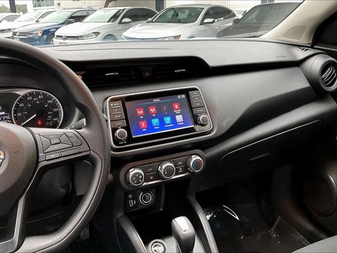 Used 2024 Nissan Kicks S image 6