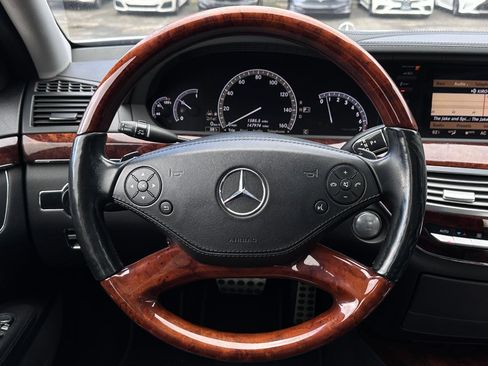 Used 2010 Mercedes-Benz S 550 4MATIC image 12