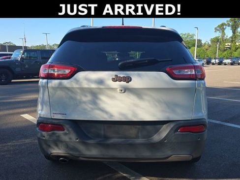 Used 2016 Jeep Cherokee 75th Anniversary FWD image 4