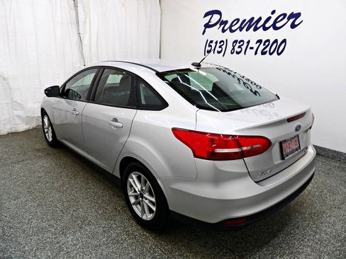 Used 2016 Ford Focus SE FWD image 4