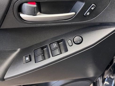 Used 2012 MAZDA MAZDA3 i Sport FWD image 13