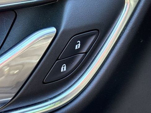 Used 2023 Chevrolet Suburban RST w/ Sport Performance Package image 22