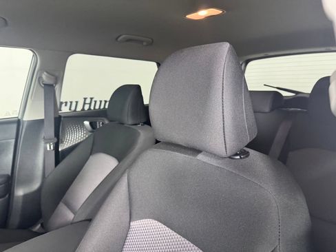 Used 2025 Kia Soul LX FWD image 11