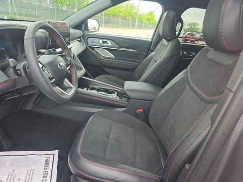Used 2025 Ford Explorer ST w/ Sun And Sound Package AWD/4WD image 2
