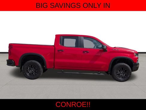 Used 2023 Chevrolet Silverado 1500 ZR2 w/ Technology Package AWD/4WD image 4