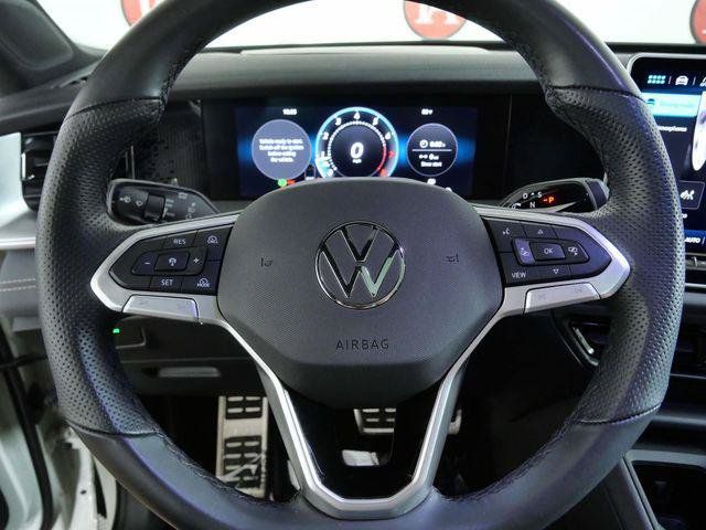 Used 2025 Volkswagen Tiguan SE R-Line AWD/4WD image 15