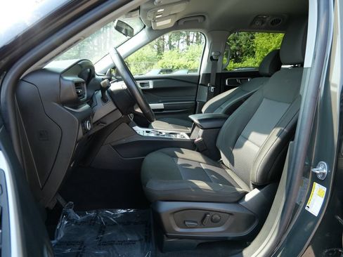 Used 2024 Ford Explorer XLT w/ Class IV Trailer Tow Package AWD/4WD image 17