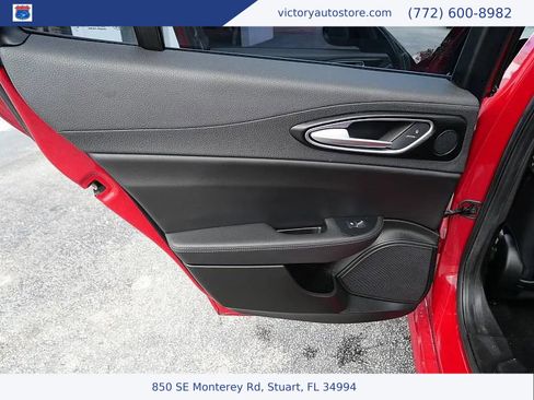Used 2017 Alfa Romeo Giulia AWD image 27