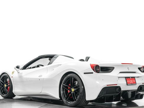 Used 2018 Ferrari 488 Spider RWD image 33